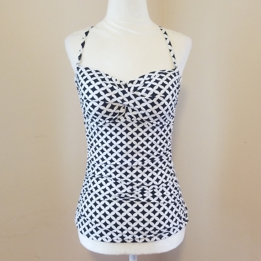 APT 9 Black and White Print Versitile Tankiki Top